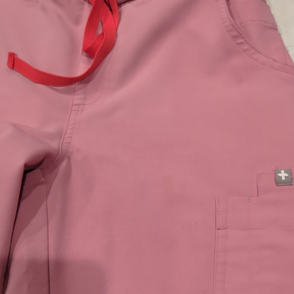 Figs Pink Scrub Set with Red Drawstring - Picture 3 of 7